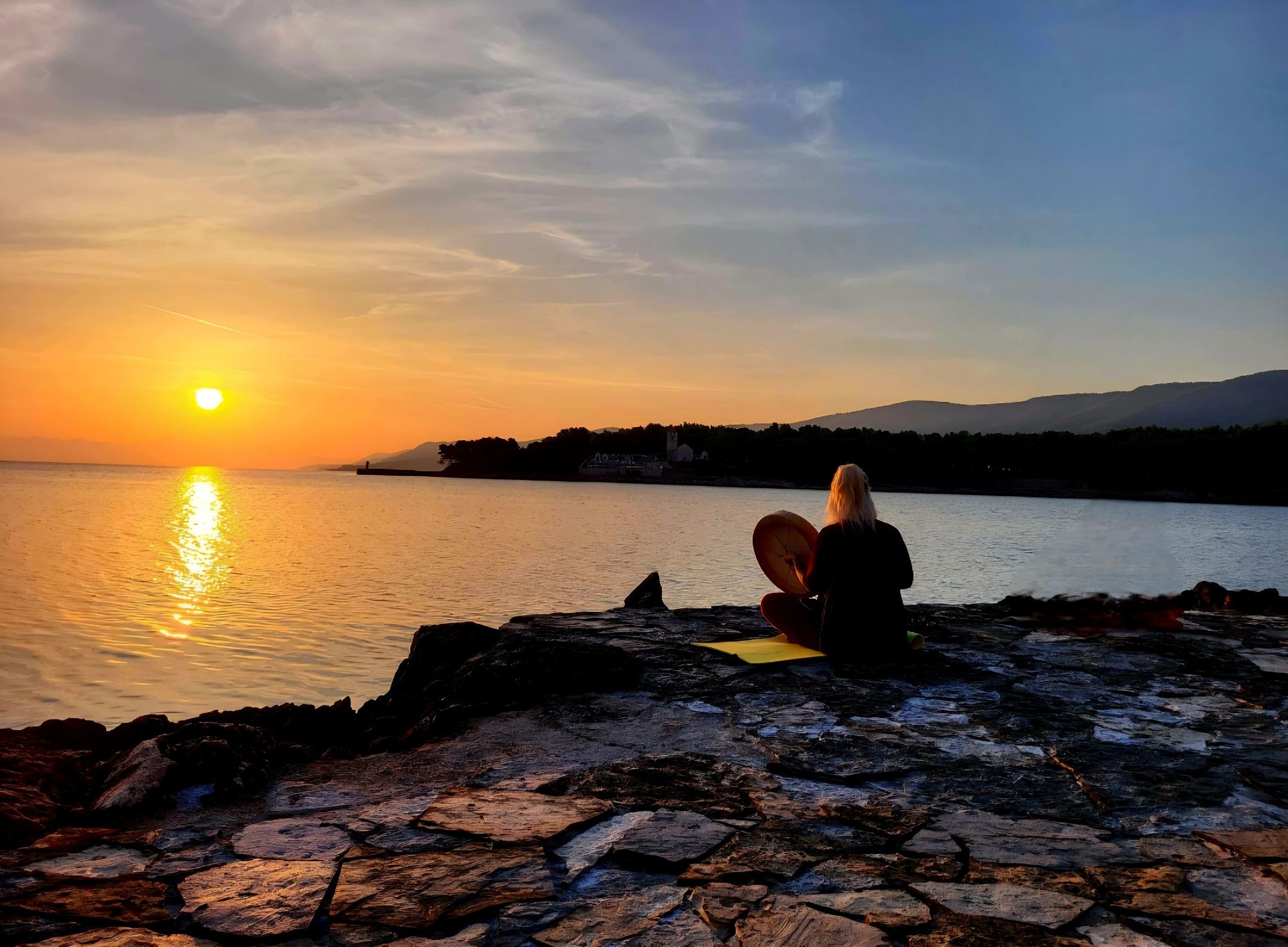 Živly v nás, my v živloch